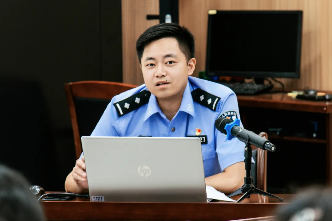 执行干警赵骁