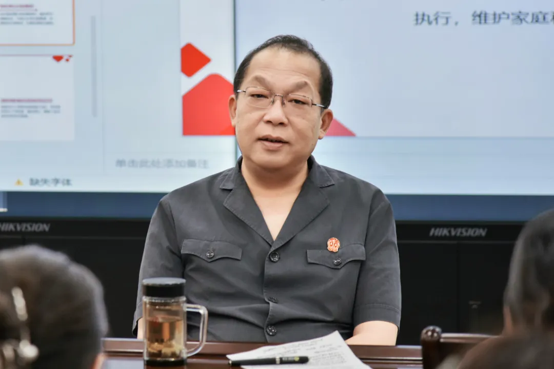 院党组成员、副院长银东明